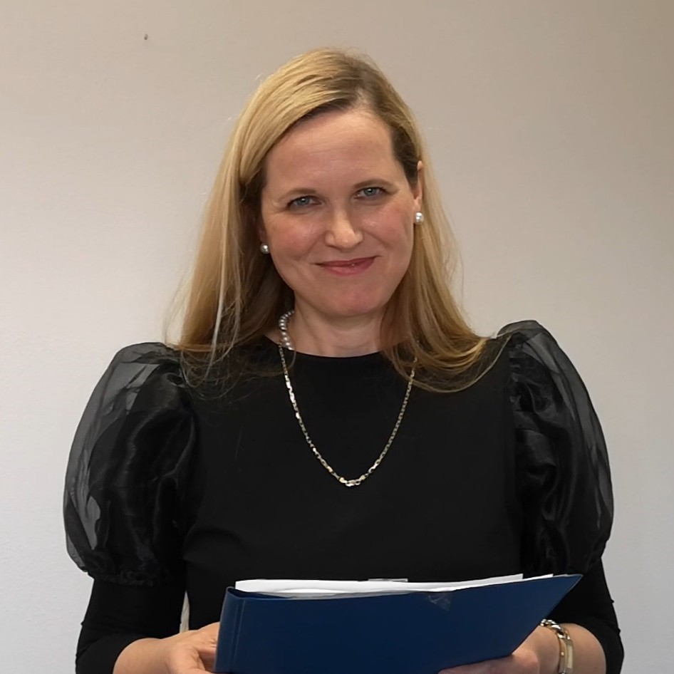 Fotka hosta Kristína Třešková k přednášce Mary's Meals aneb jak chutná vzdělání.